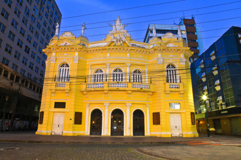 Teatro-Carlos-Gomes-no-Centro-de-Vitória-Foto-Guilherme-Ferrari